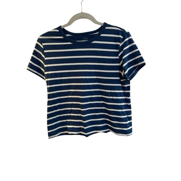 GAP Tops - GAP organic cotton T-shirt